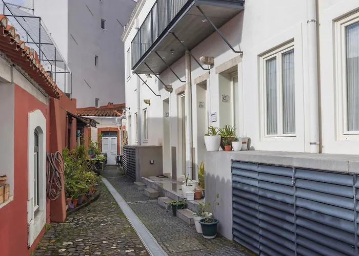 Stunning View Alfama Duplex By Lovelystay ליסבון